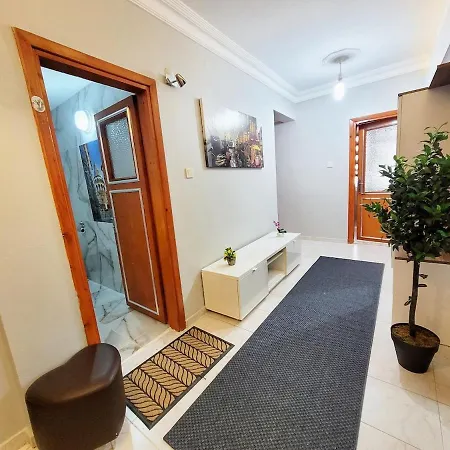 Daire Spacious 3br Retreat Modern Comfort İstanbul