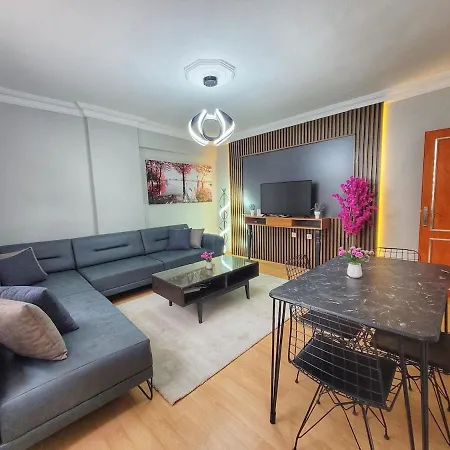 Appartamento Spacious 3br Retreat Modern Comfort Provincia di Istanbul