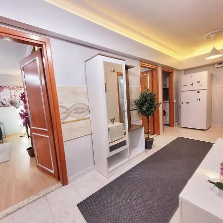 Spacious 3br Retreat Modern Comfort